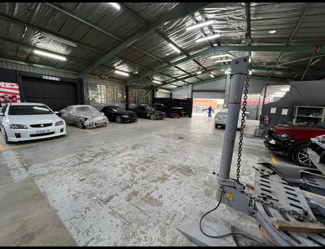 3,057M² WAREHOUSE FOR SALE IN STRIJDOMPARK